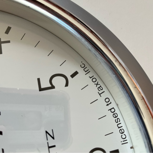 Rare Chevrolet Corvette Cars Quartz Wall Clock with Day/Date Silver Gray Black - Picture 9 of 9